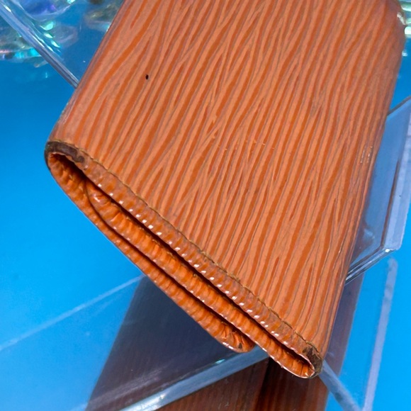 Louis Vuitton Orange Key Holder - Picture 4 of 11